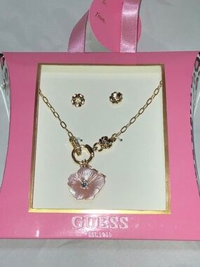 GUESS Gold-Tone Necklace & Pink Flower Stud Earring Set